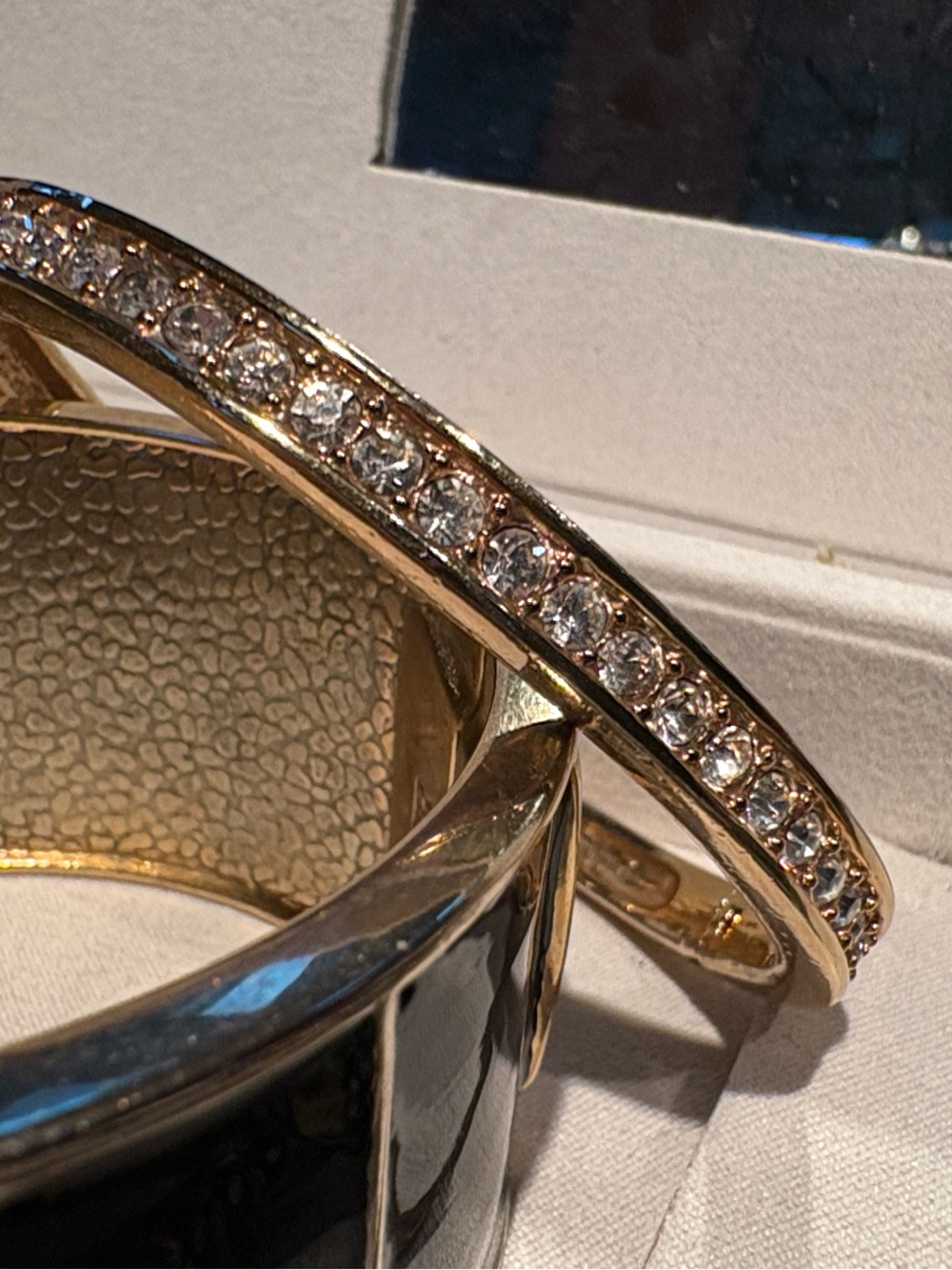 Vintage Roman Gold Crystal Rhinestone Hinged Bangle Bracelet 2 3/8” Gorgeous